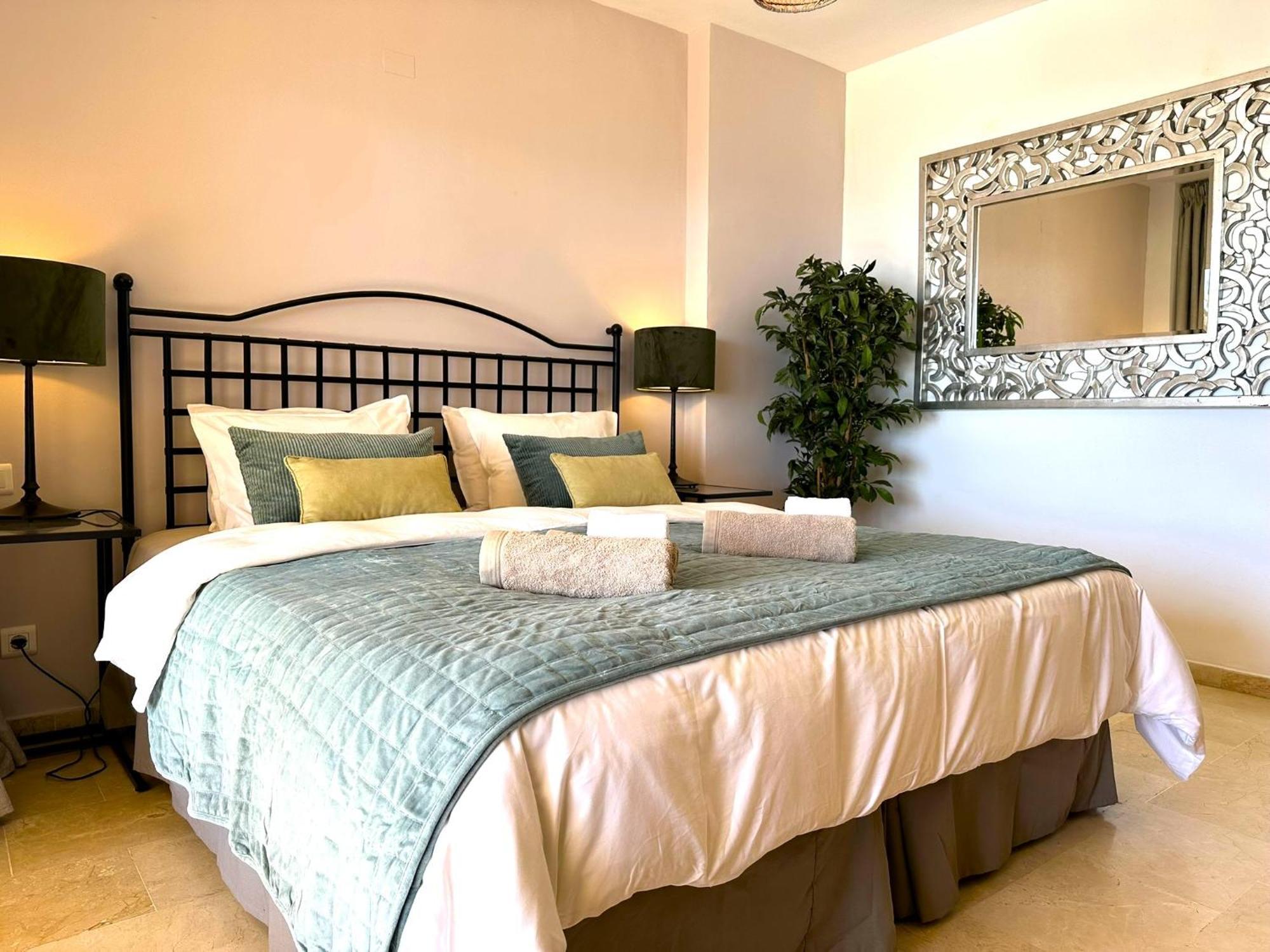 Apartments Bermuda Beach Estepona Exterior foto