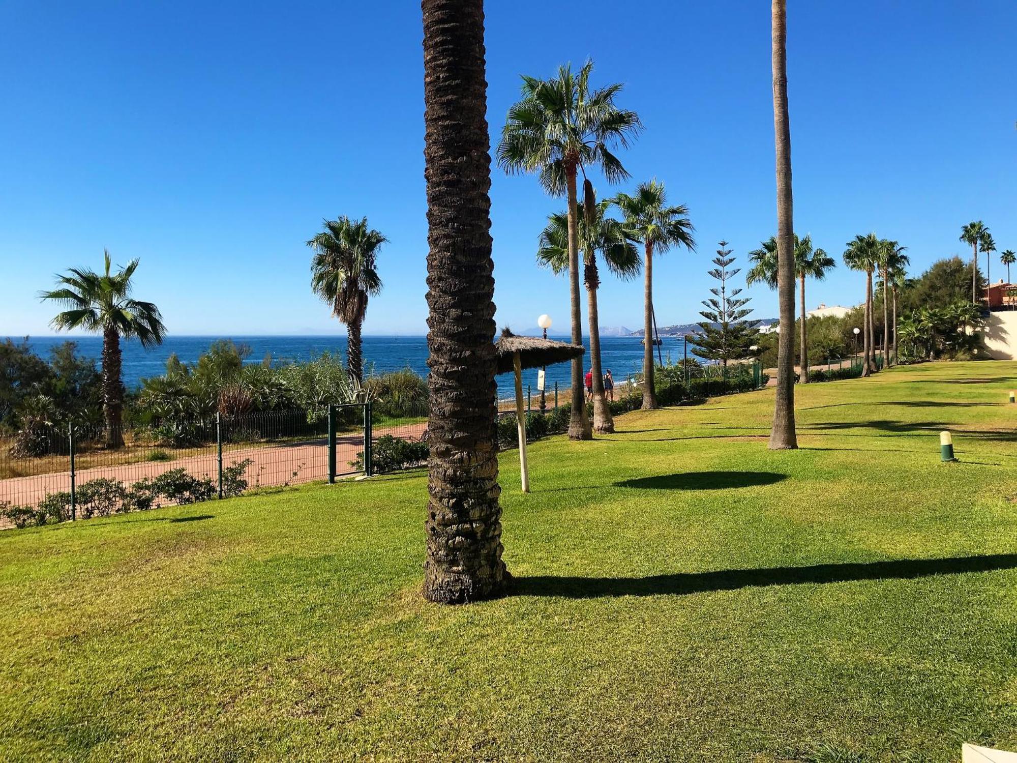 Apartments Bermuda Beach Estepona Exterior foto